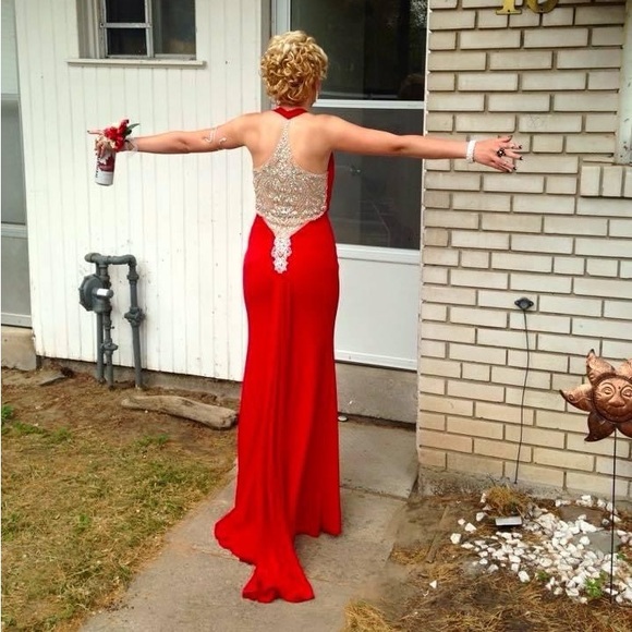 Red formal/prom dress - Picture 2 of 2